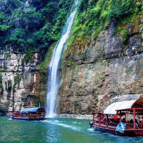 三峡之旅，最新游轮的魅力之旅